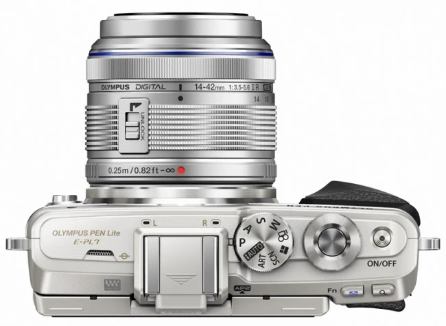 The Olympus PEN E-PL7 has an ISO range of 200 to 25,600 and is capable of sequential shooting at 8 fps, or 3.5 fps with continuous autofocus with tracking