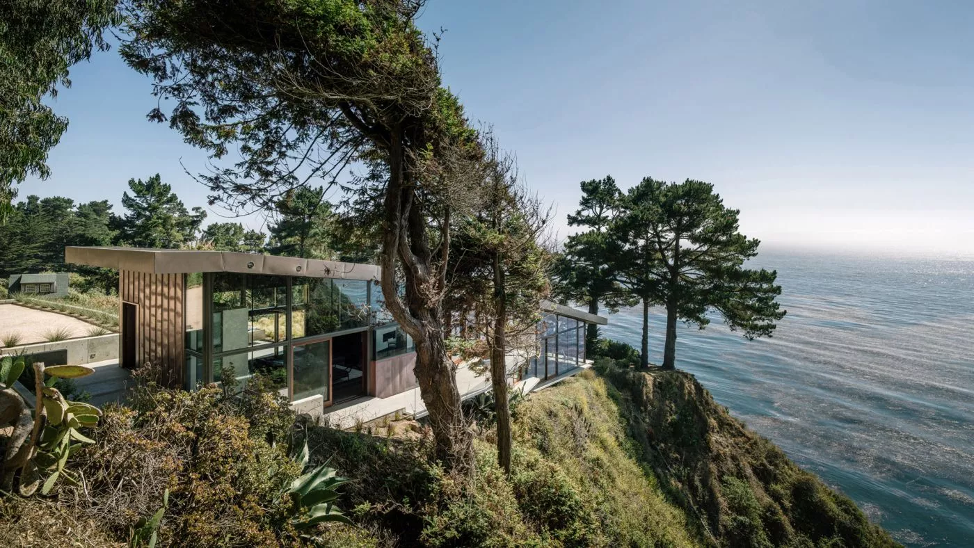 Fall House, from Fougeron Architecture, sits on the spectacular Big Sur coastline. Half of the house is actually cantilevered over the bluff, sitting 250 feet above the ocean