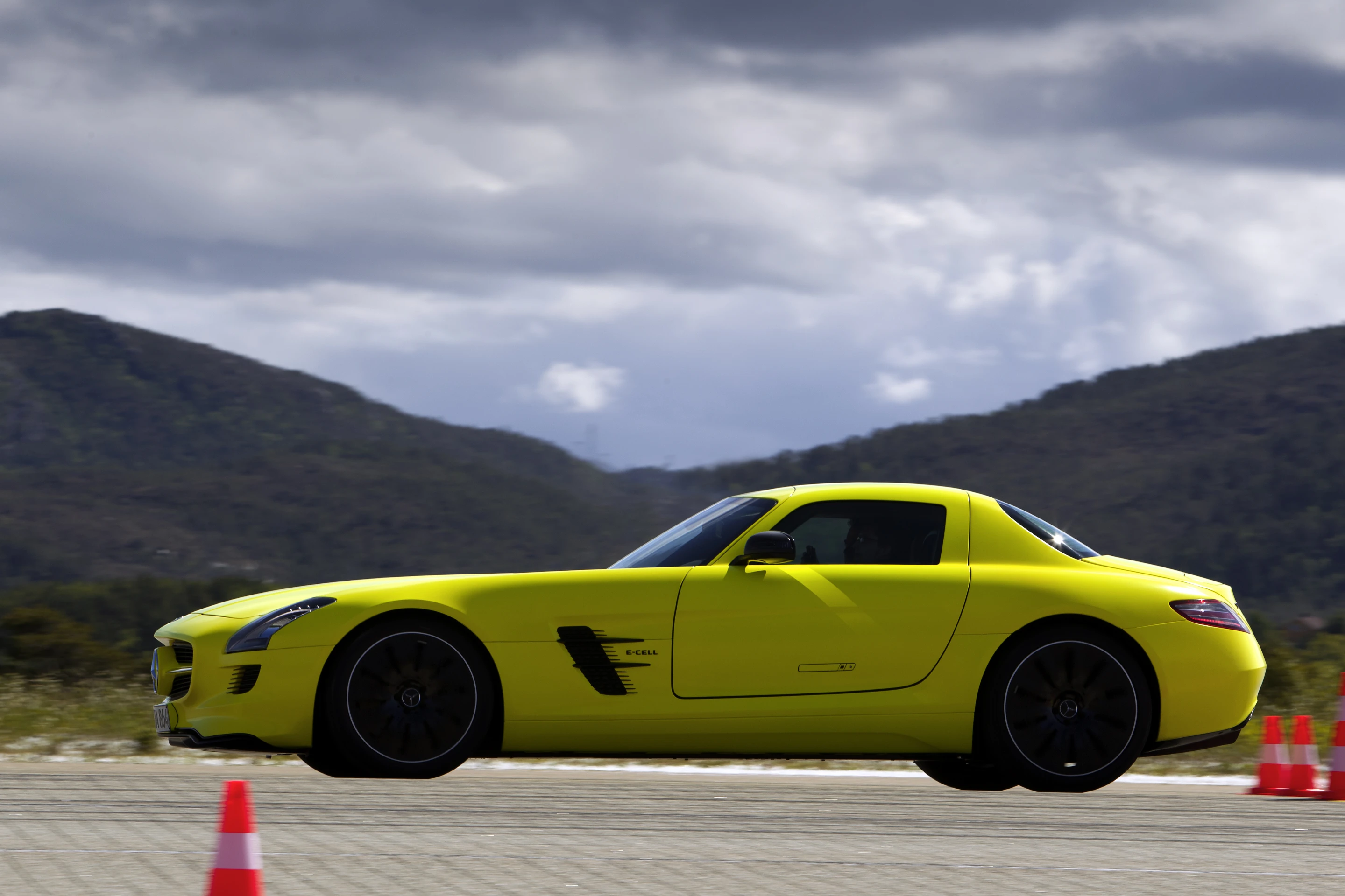 The original E-Cell promised a 4-second 0-62 mph, which dropped to 3.9 seconds in production