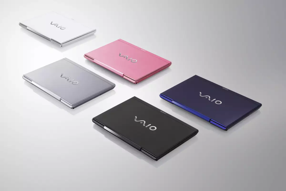 Sony's new VAIO S series 13.3-inch notebook has a dual battery option to double the run time, hybrid graphics that swaps between integrated and installed graphics, and a fast boot into Windows