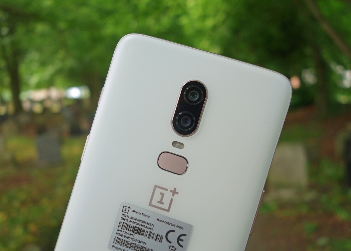 The OnePlus 6 features a dual-sensor 16 MP + 20 MP camera on the back