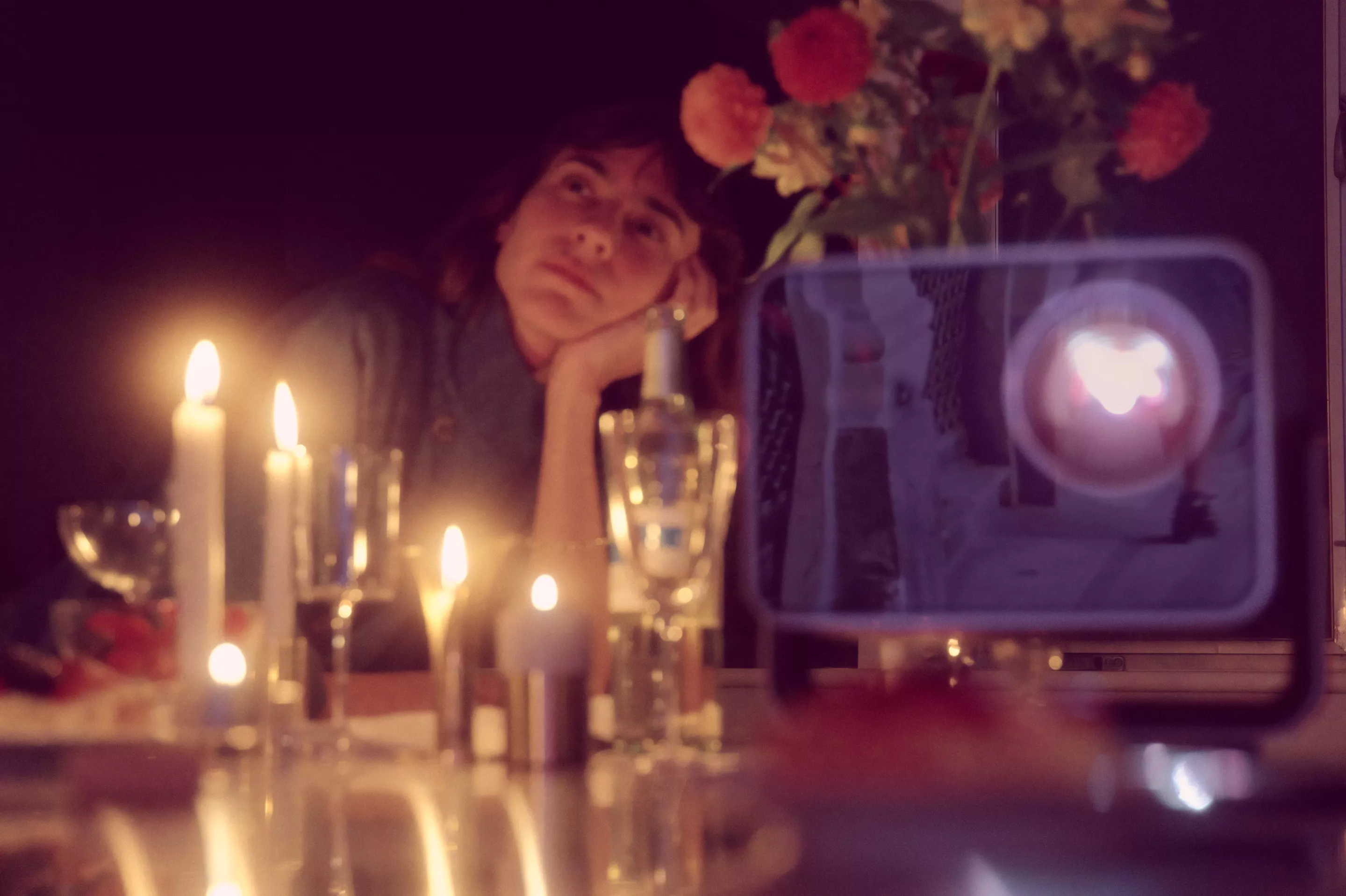 "The premium image quality is supported by Leica’s own image processing technology (Leica Image Optimization – LIO), which employs special image optimization algorithms to ensure particularly natural color rendition, finely nuanced color gradation and an outstanding contrast ratio"