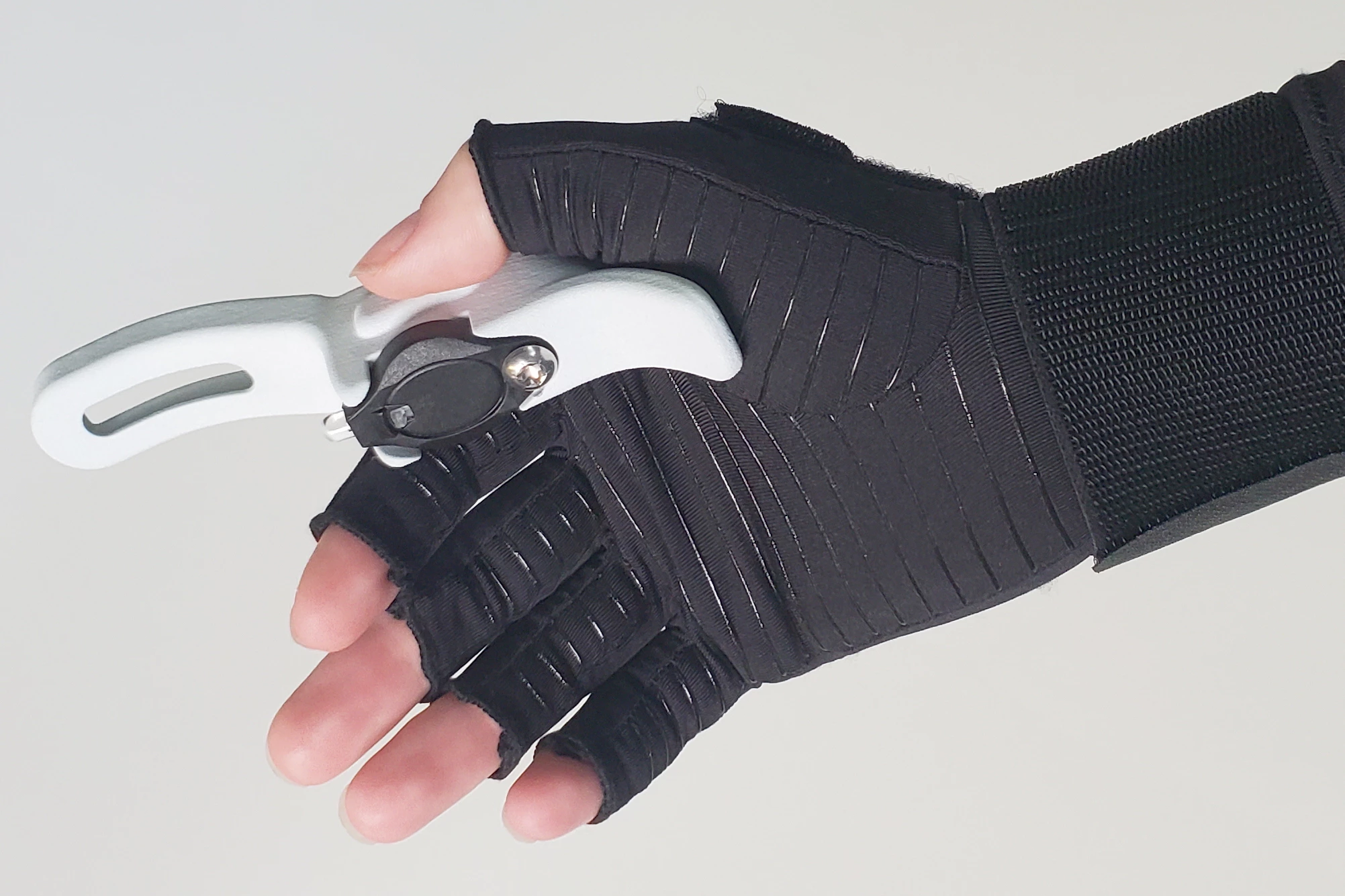 The BrailleWear glove should ultimately sell for around $300