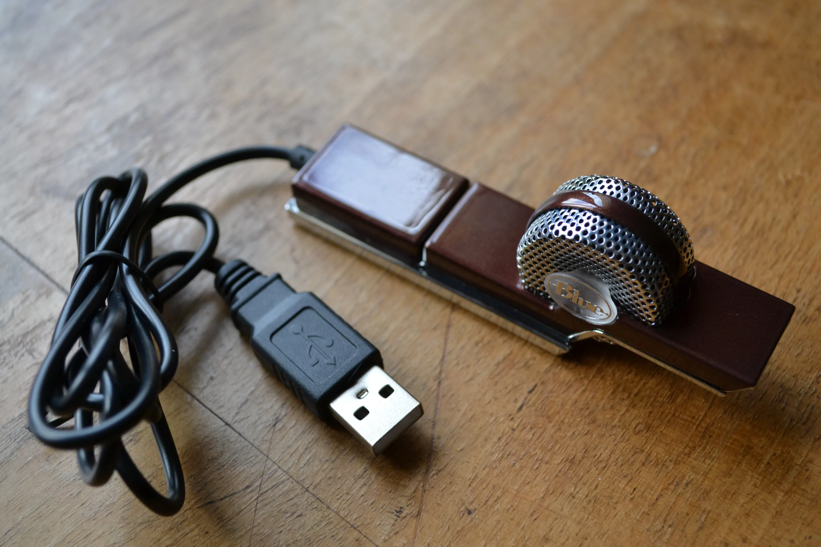 The extension cable allows users to better place Tiki while recording