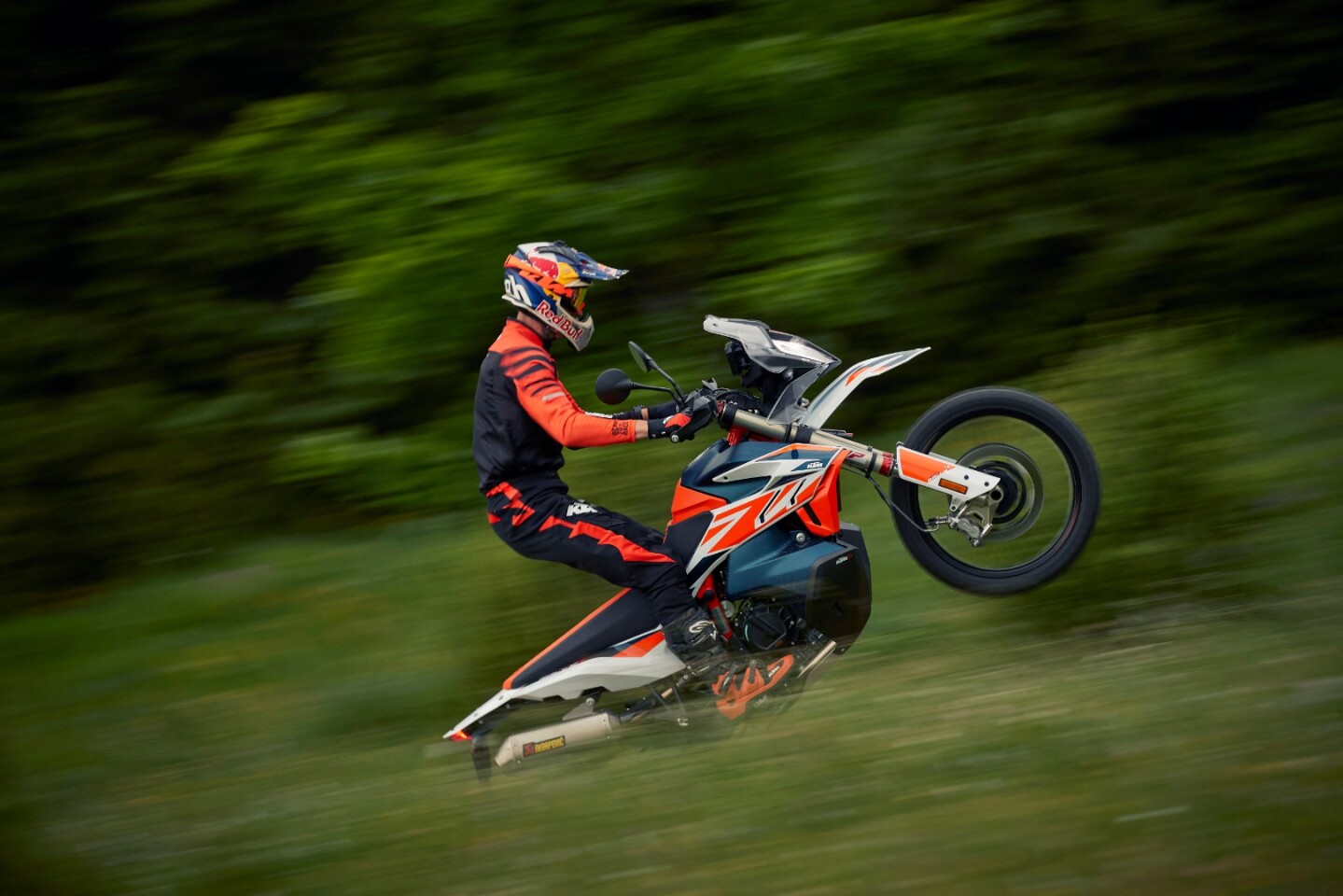 The hardest of the hardcore off-road advanture fans will like a lot about this bike, but will complain about the tank range