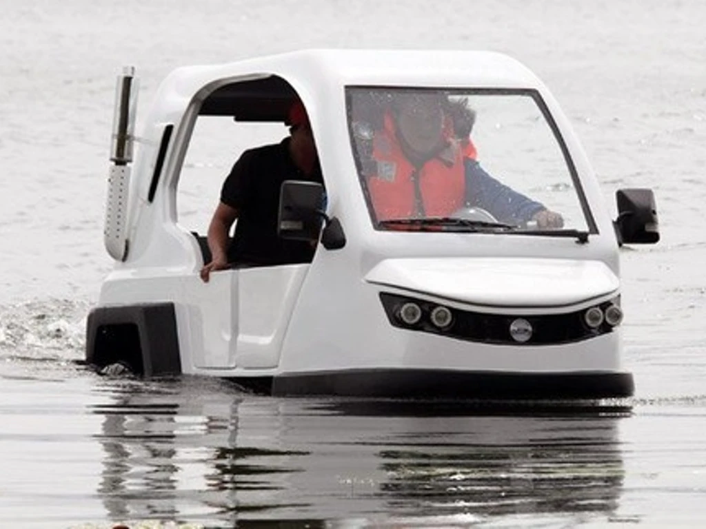 Propulsion in the water is achieved using a rear-mounted marine-grade propeller, that's run by the same motor that turns the Salamander's wheels when on the road