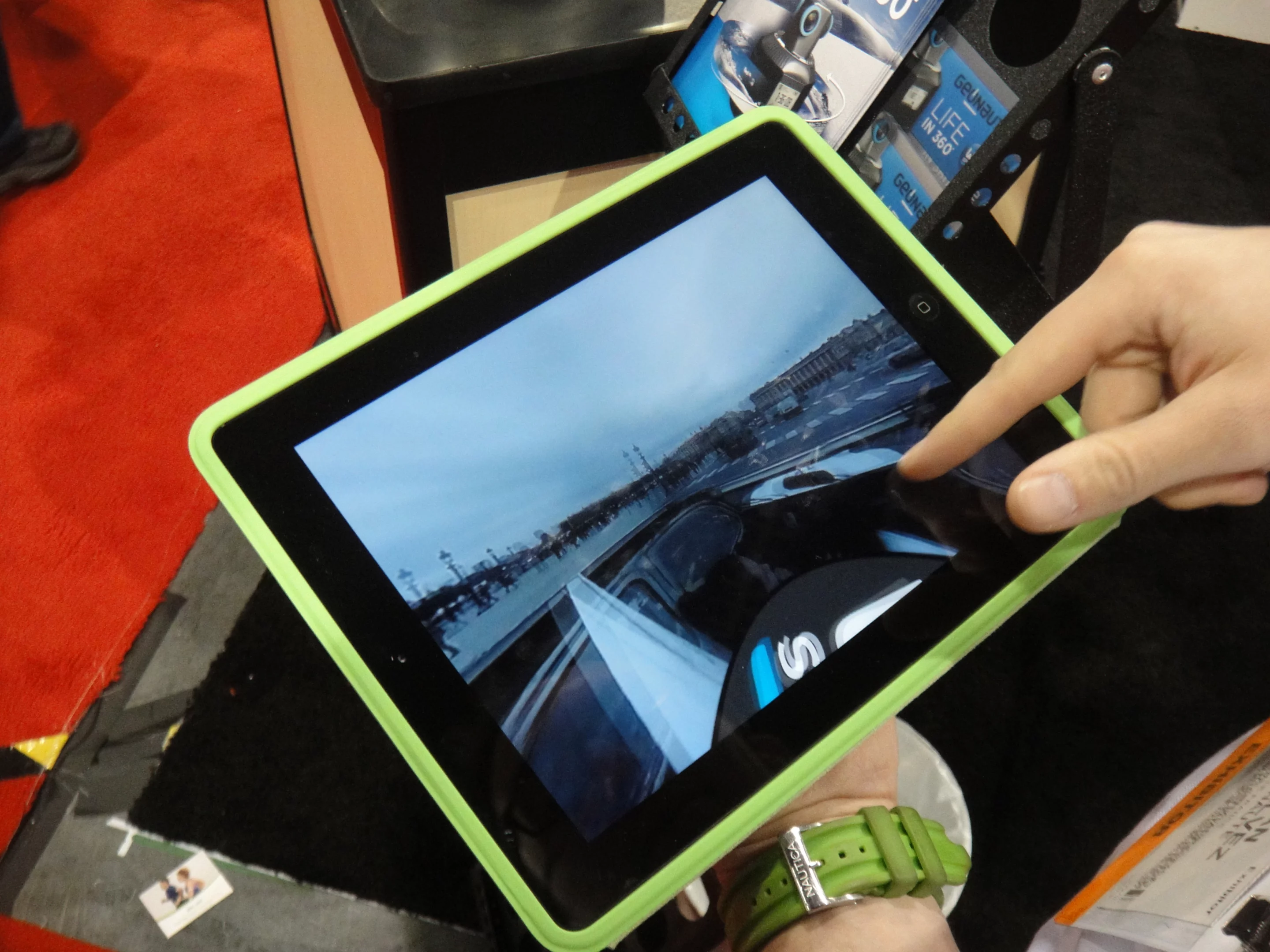 On a mobile device, the image can be panned with either the touch screen or gyroscopic controls