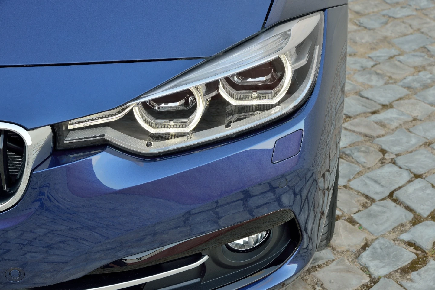 Full LED headlamps are an option