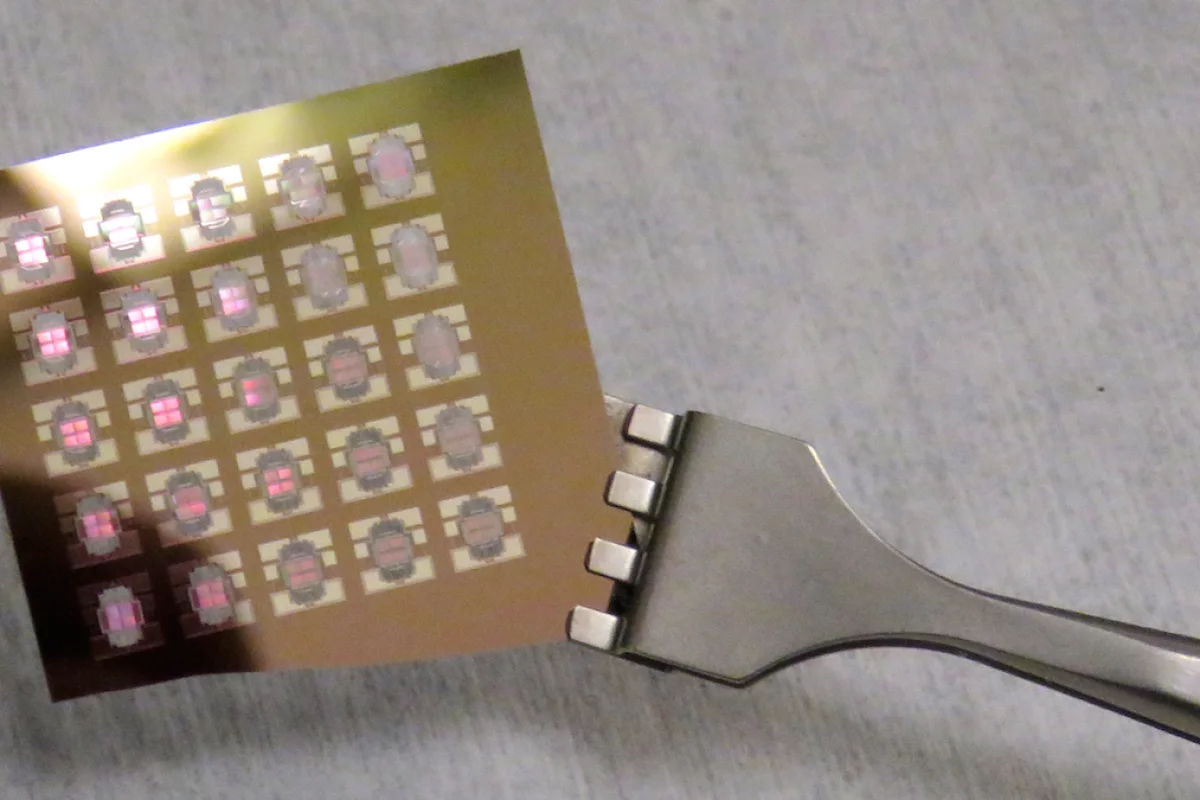 A thermal diode, an electronic component that runs on heat instead of electricity, could lead to the creation of heat-resistant computers
