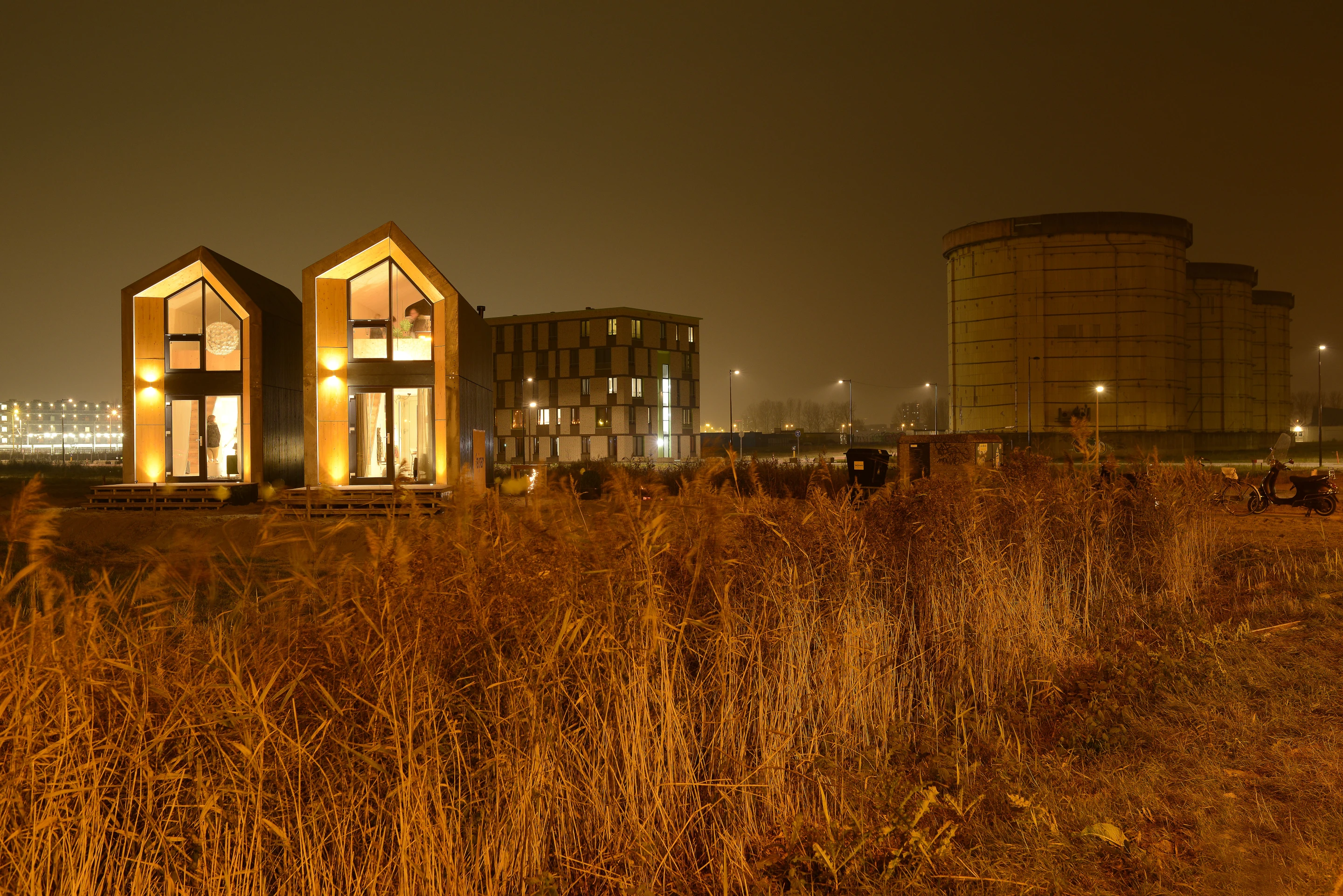 A Heijmans rep informed Gizmag that it's working on making the homes completely self-sufficient, energy-wise