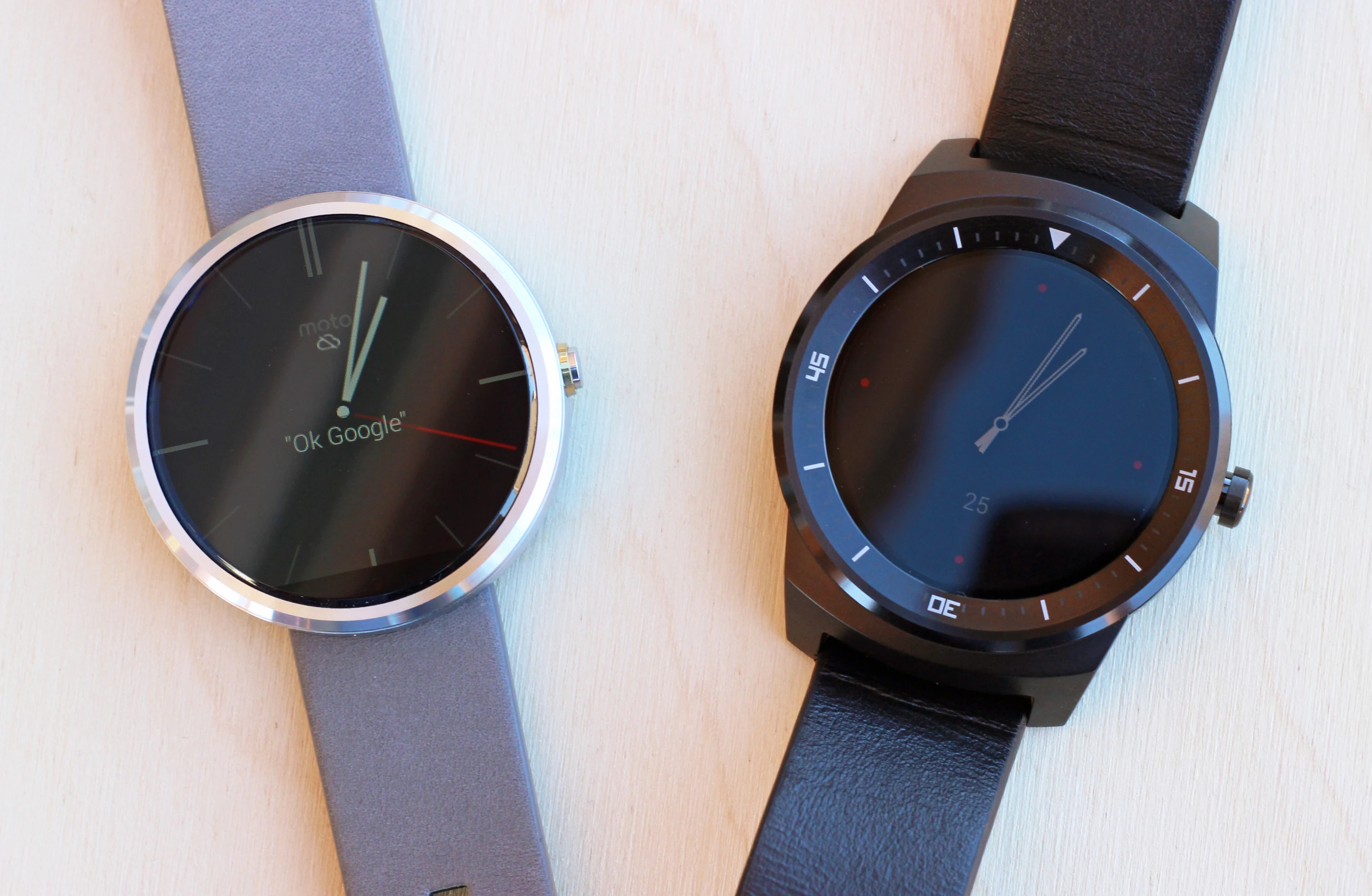 Moto 360 (left) with the G Watch R (Photo: Will Shanklin/Gizmag.com)