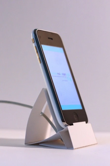 The Paper iPhone/iPod touch stand