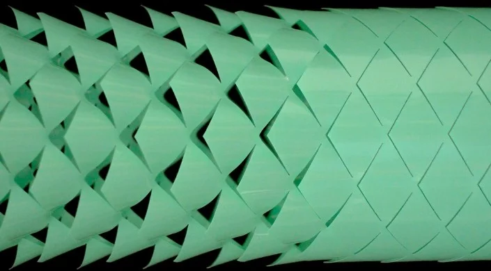 Keeping the cuts at a consistent size along the robot's length saw the pop ups propagate from one end of the robot to the other