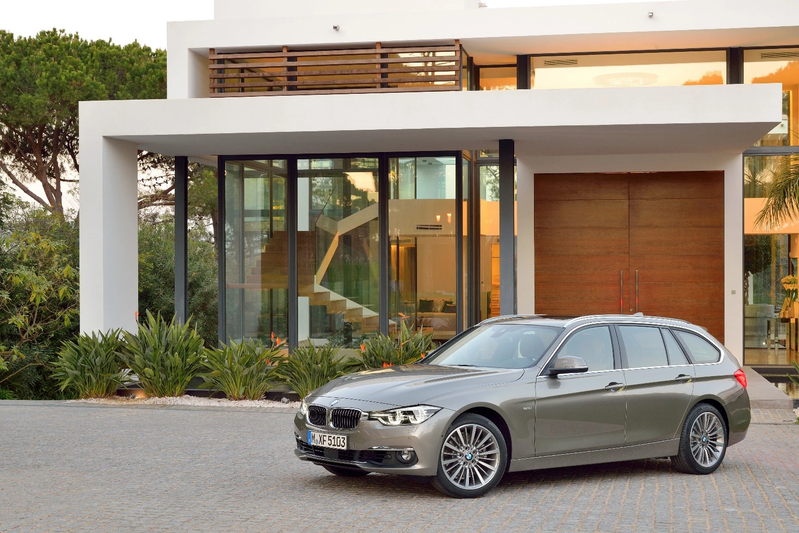 The 3 Series' front apron has been updated to seamlessly include the sensor for BMW's active cruise control