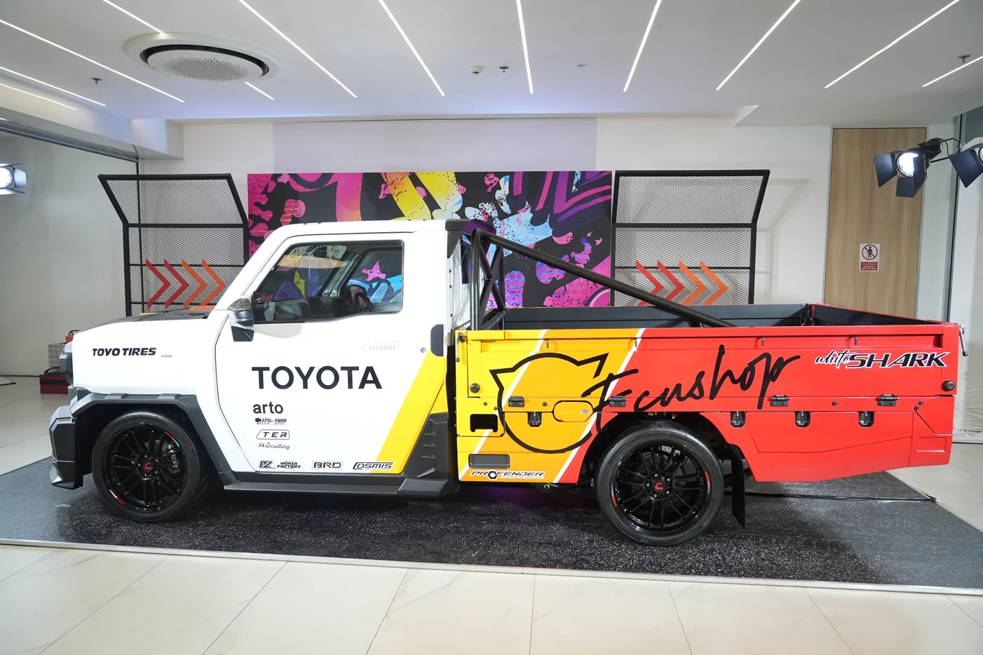 Not all of the original Hilux Champ concepts were large and complex; this one shows a street pickup configuration with boxed bed