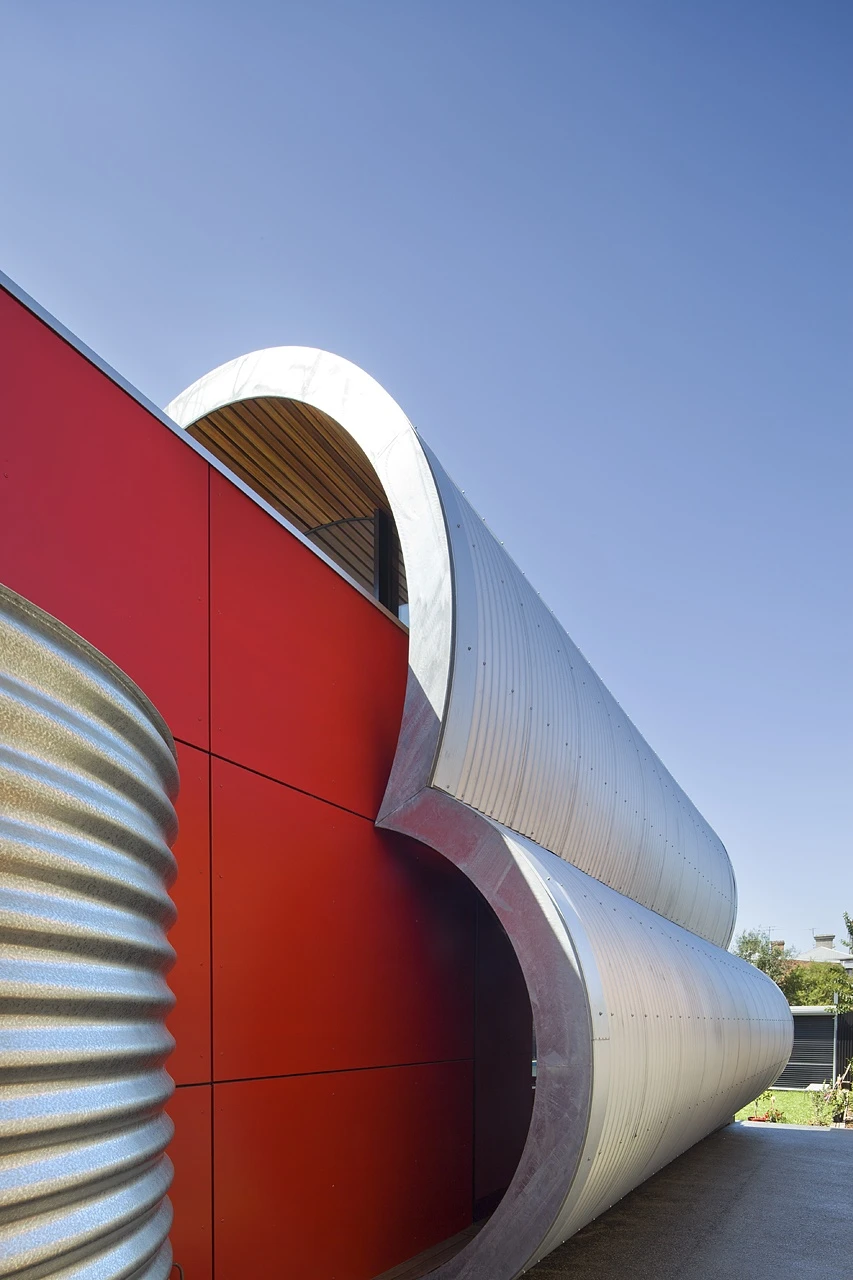 The cloud extension itself is sort of part-dining room, part-conservatory. The obvious visual talking point of the development, the cloud form creates a multi-barrel vaulted ceiling, which, with its wooden finish, looks really rather good
