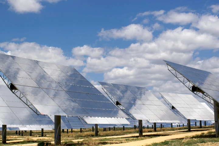 Concentrating solar mirrors are one potential technology to be used in the proposed 5GW solar park in South Africa (Image: langalex via Flickr)