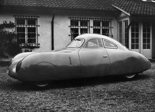 The racing coupé Porsche Type 64