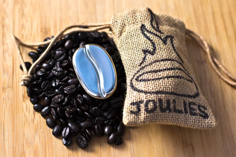 Coffee Joulies incorporate a phase change material to quickly cool your hot coffee to the "perfect" temperature, and then keep it there