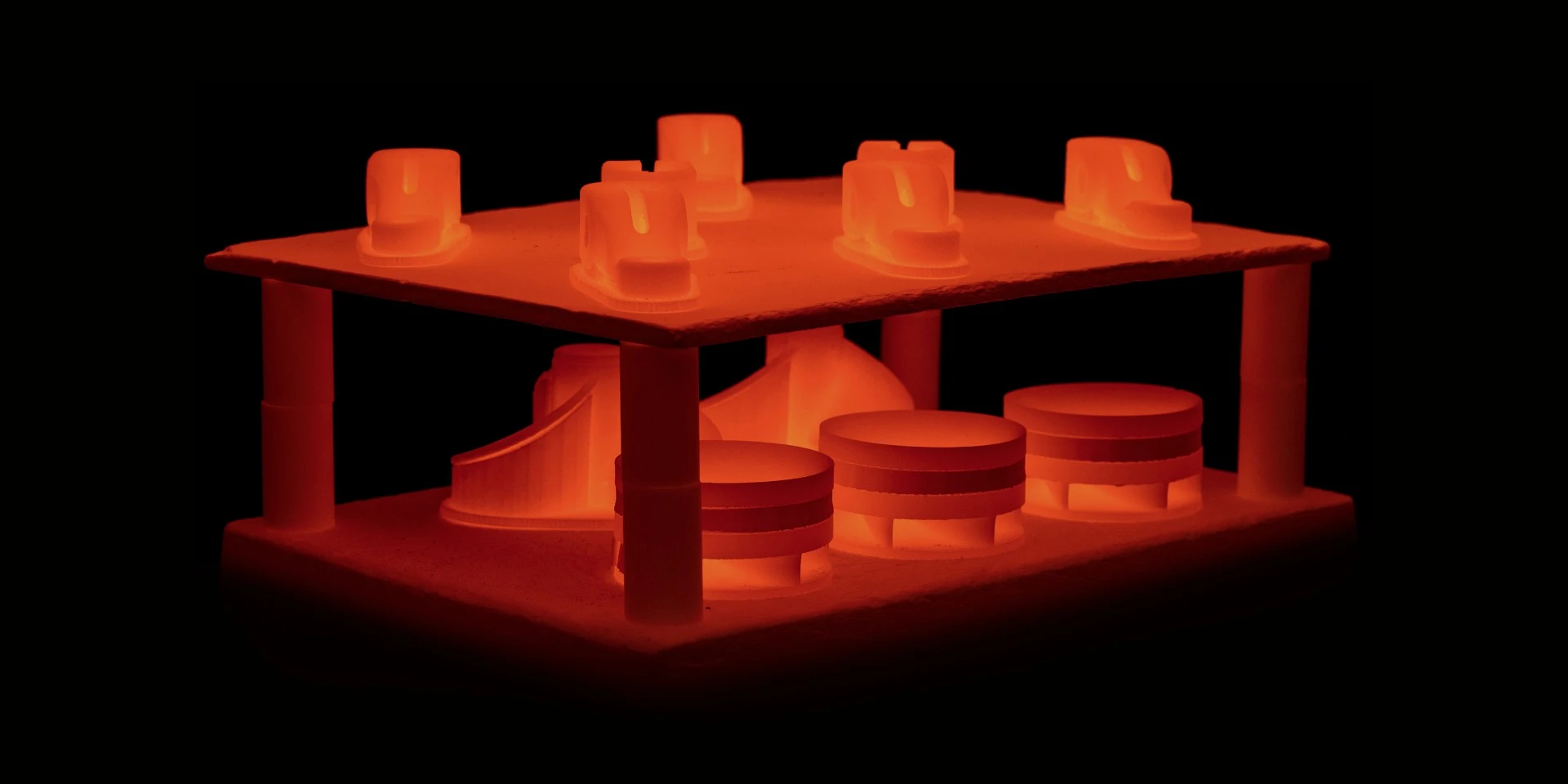 Sintering Multiple Parts – Desktop Metal’s Studio System includes a fully-automated, office-friendly sintering furnace with fast cycle times and a peak temperature of 1400°C, allowing for the sintering of a wide variety of materials.