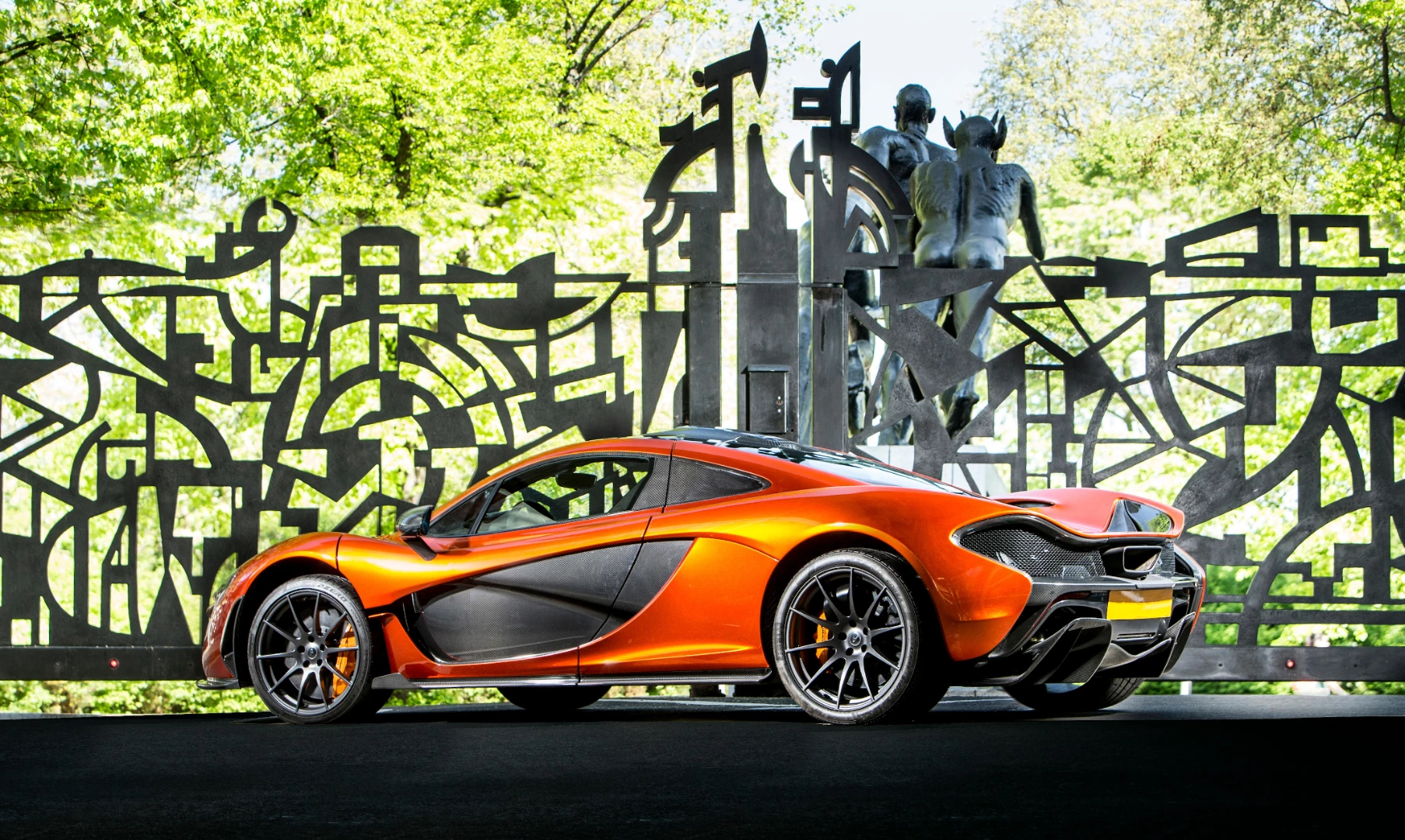 This 2014 McLaren P1 Coupé hybrid supercar was an interesting proposition, given that the official estimate was £1.3 million to £1.7 million (US$1.72 to $2.25 million) and the base price when new three years ago was $1.19 million. Just how much the base spec was pushed at purchase is hard to determine, but it hasn't been used much and appears to have been a shrewd investment by someone who could exploit their ability to get on the uber-exclusive buyers list than one of an enthusiast as the car has travelled just 38 miles from new in four years. It didn't reach reserve and has gone back into the bank vault.