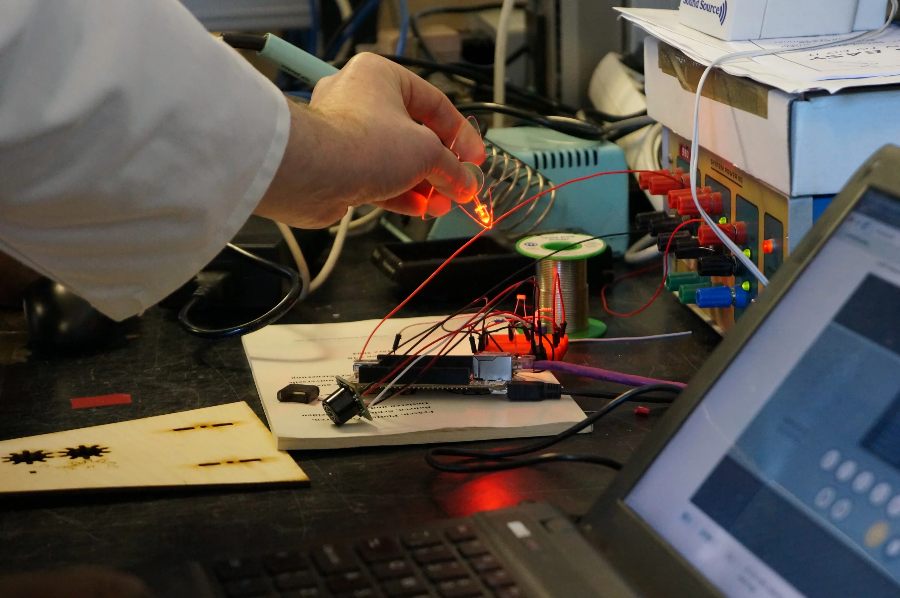 Testing the radio's light sensor (Photo: Mudlark)
