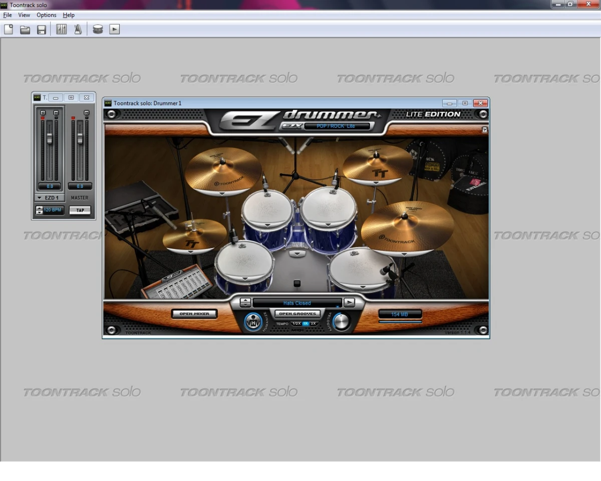 With the Lite version, only the snare, one Tom, the kick drum, hi-hat and crash were available to play with in the software itself