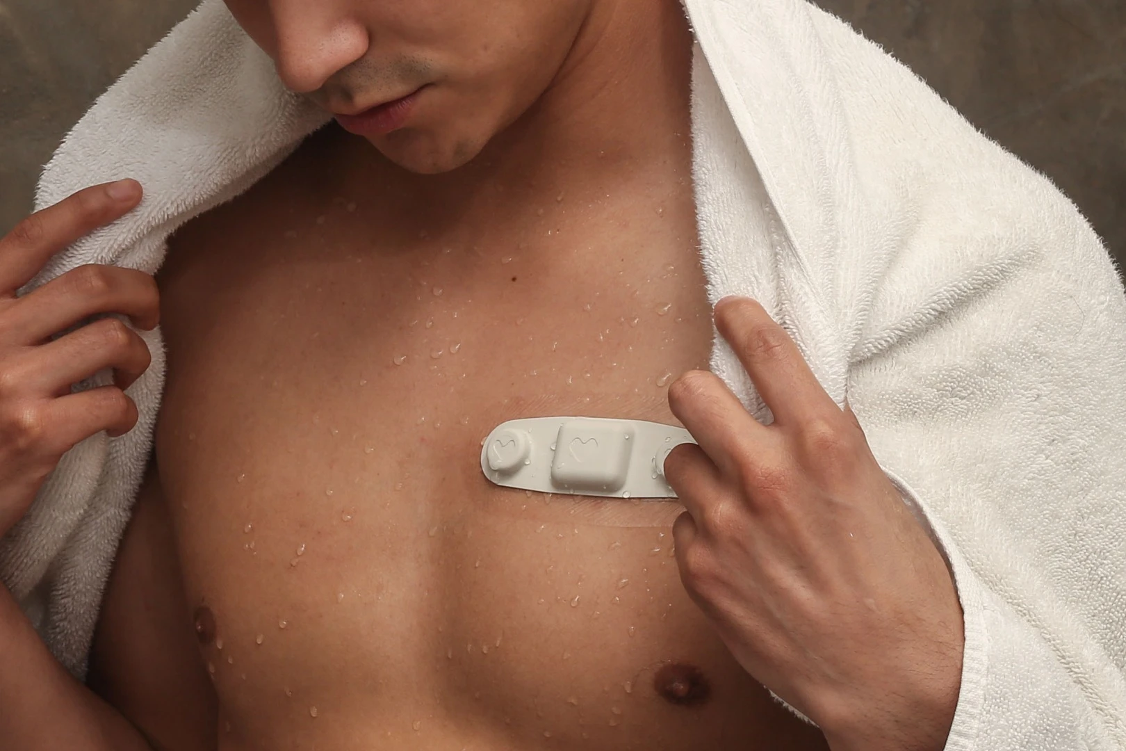 The Vital Scout patch is worn on the skin, over the heart