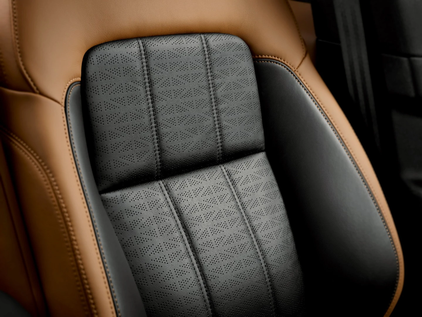 A look at the high-tech cabin in the Range Rover Sport