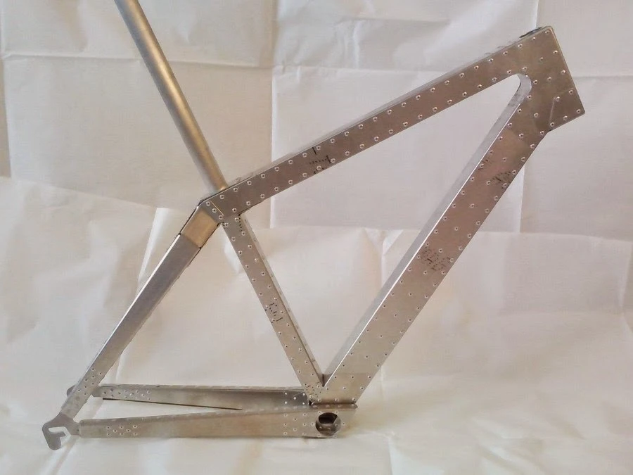TrixonLab plans to build the Zero to order, and will offer it as a frame only, or in one of two complete bike builds