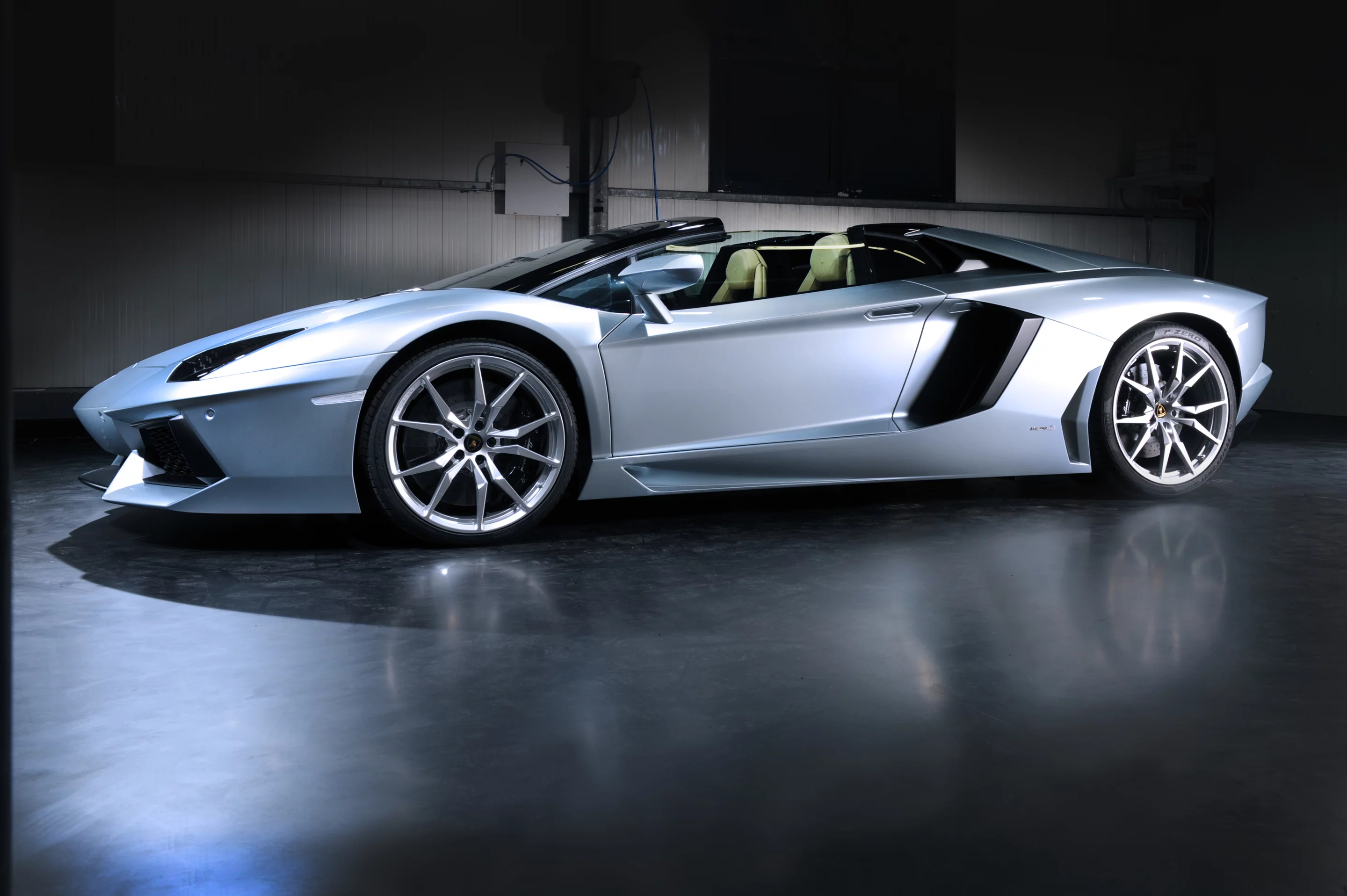 Lamborghini Aventador LP700-4 Roadster