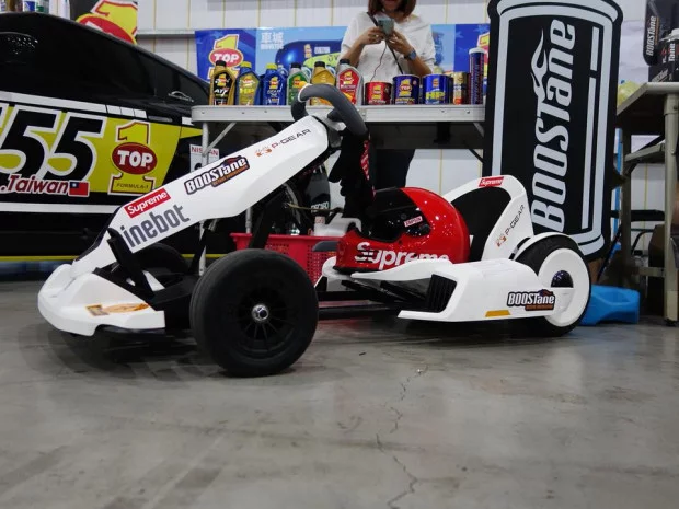 Segway-Ninebot earned itself recently a Best of the Best Red Dot Award for its first go-kart and has taken to Indiegogo to raise funds for production