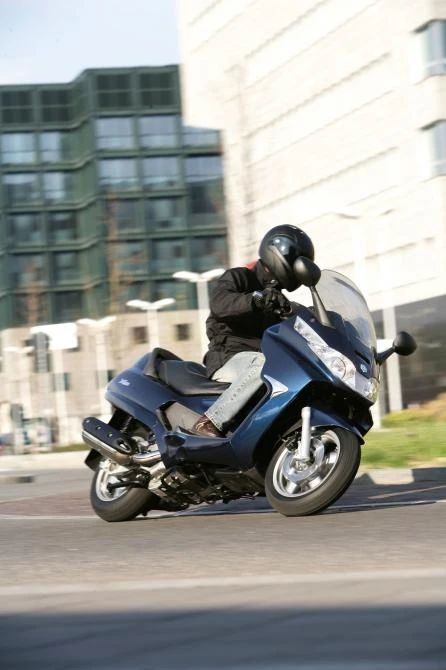 Piaggio X8