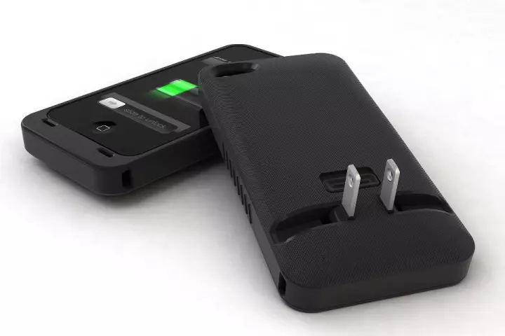 The JuiceTank iPhone case's integrated, collapsible electrical plug eliminates the need for a charging cable