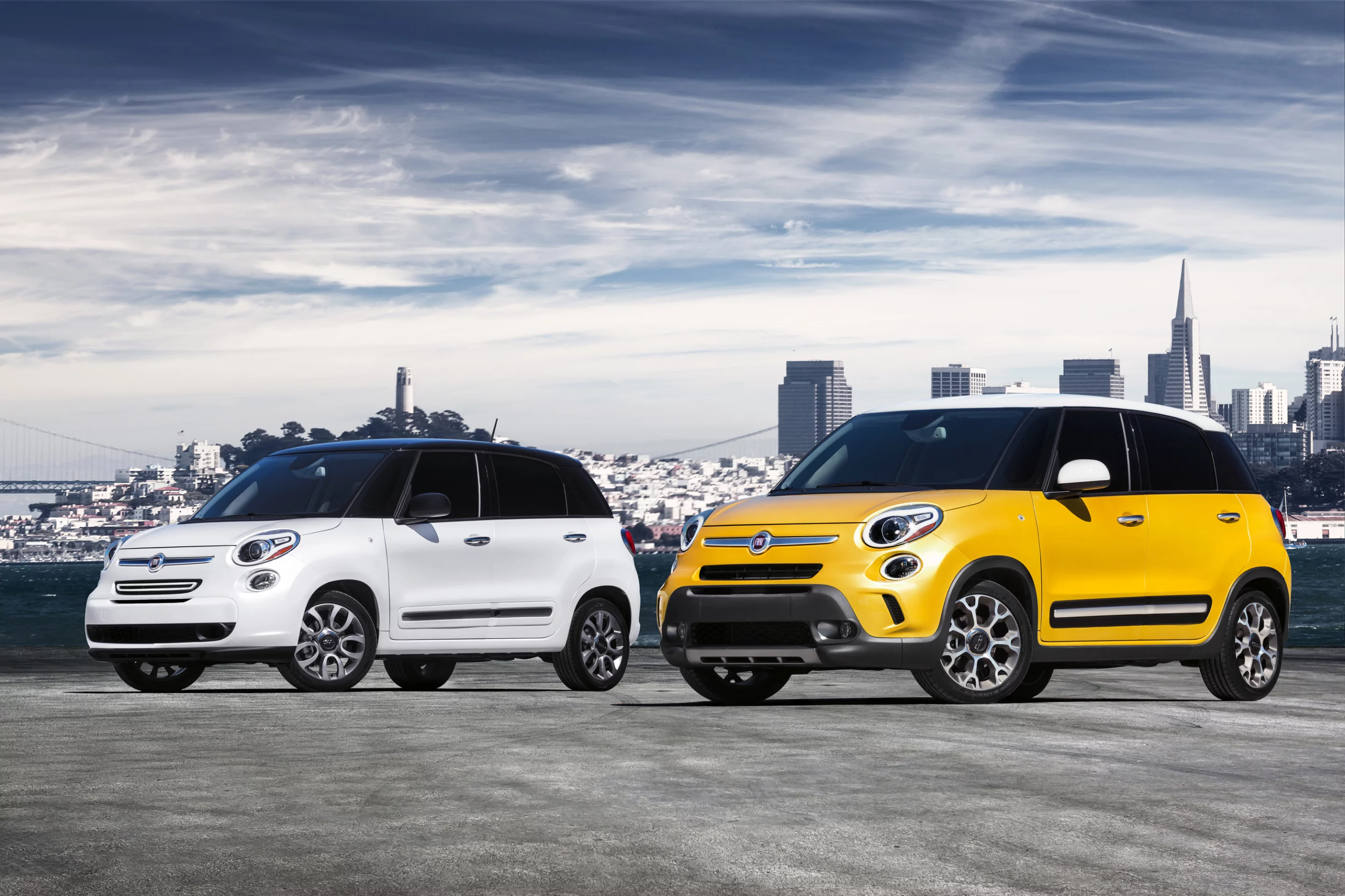 The 500L and the 500L Trekking side-by-side from the front