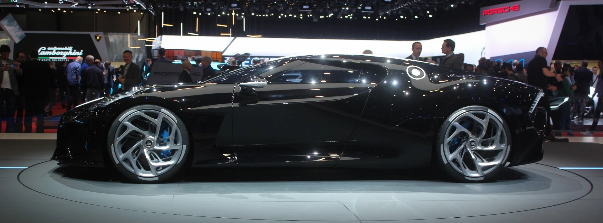 A look at the stretched stance of the Bugatti La Voiture Noire