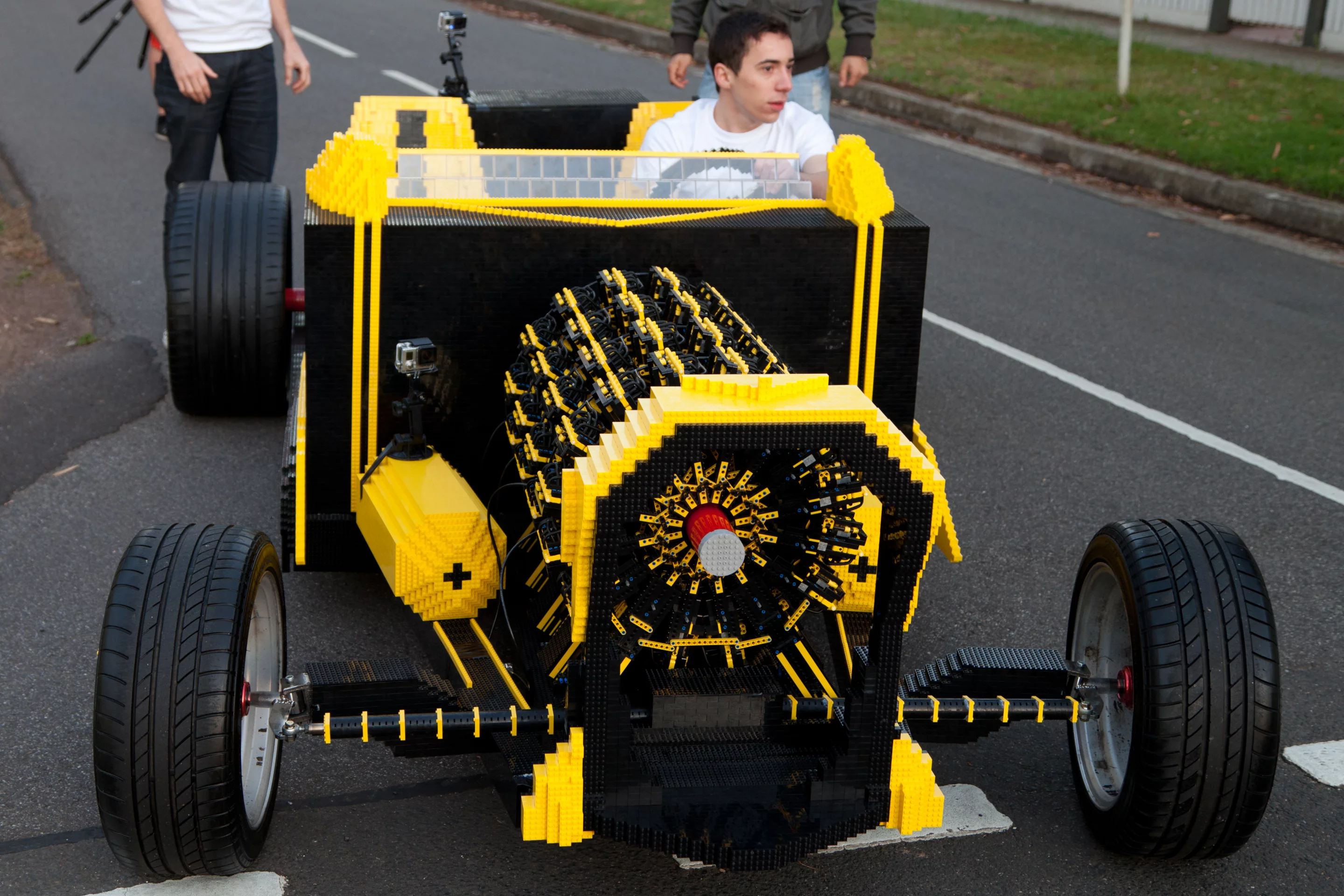 The designers report a top speed of 30 km/h (18 mph) for the car, but the speed was purposely kept low during test runs to avoid a potential Lego explosion