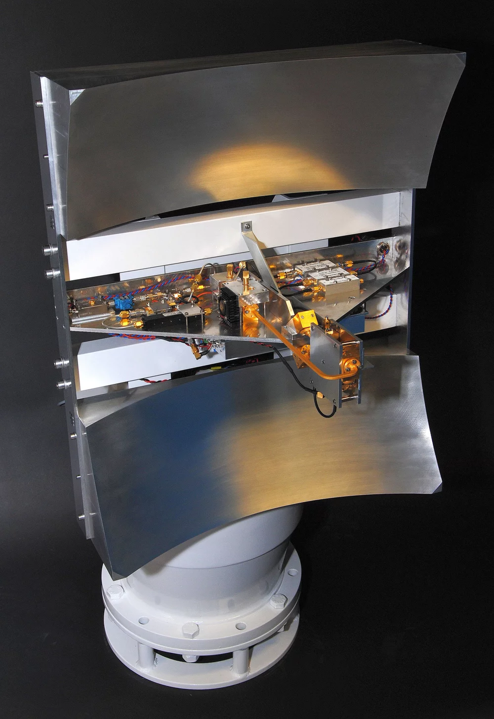 Scientists have created a new sensor system, designed to spot potentially hazardous debris on airport runways (Photo: Fraunhofer)