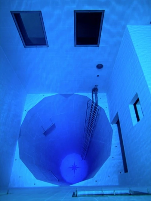 Nemo 33 pool - click image to enlarge