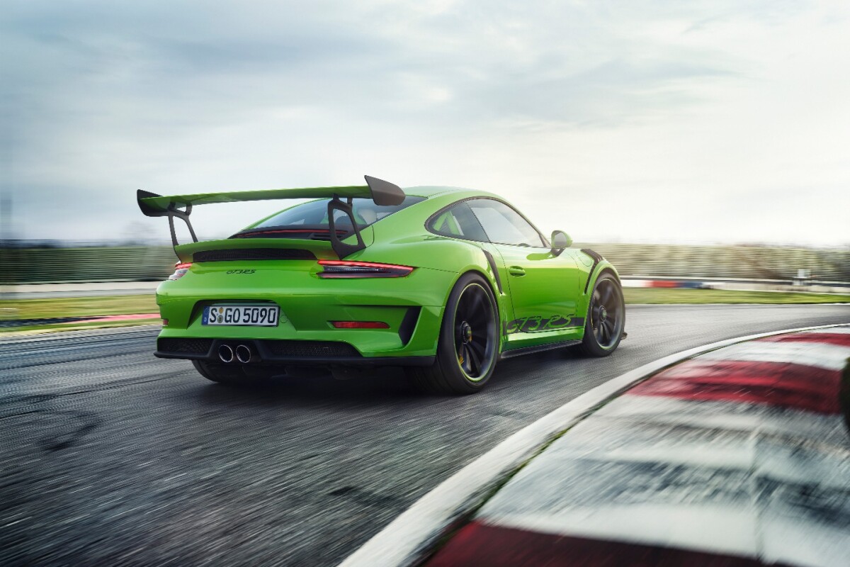 2018 Porsche 911 GT3 RS: 520 horsepower of shouty, naturally aspirated flat 6