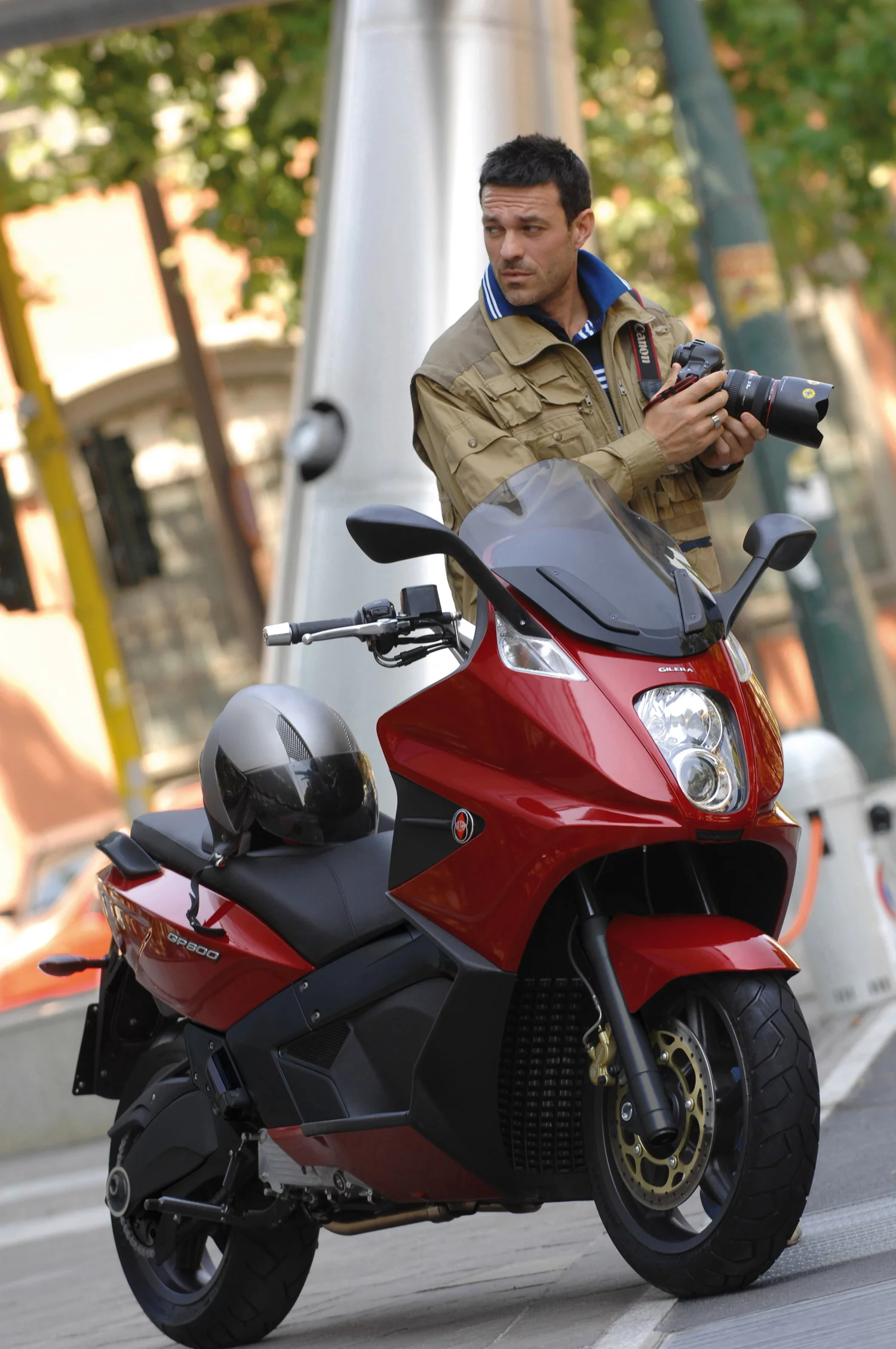 Gilera's 850cc V-twin scooter, the GP800