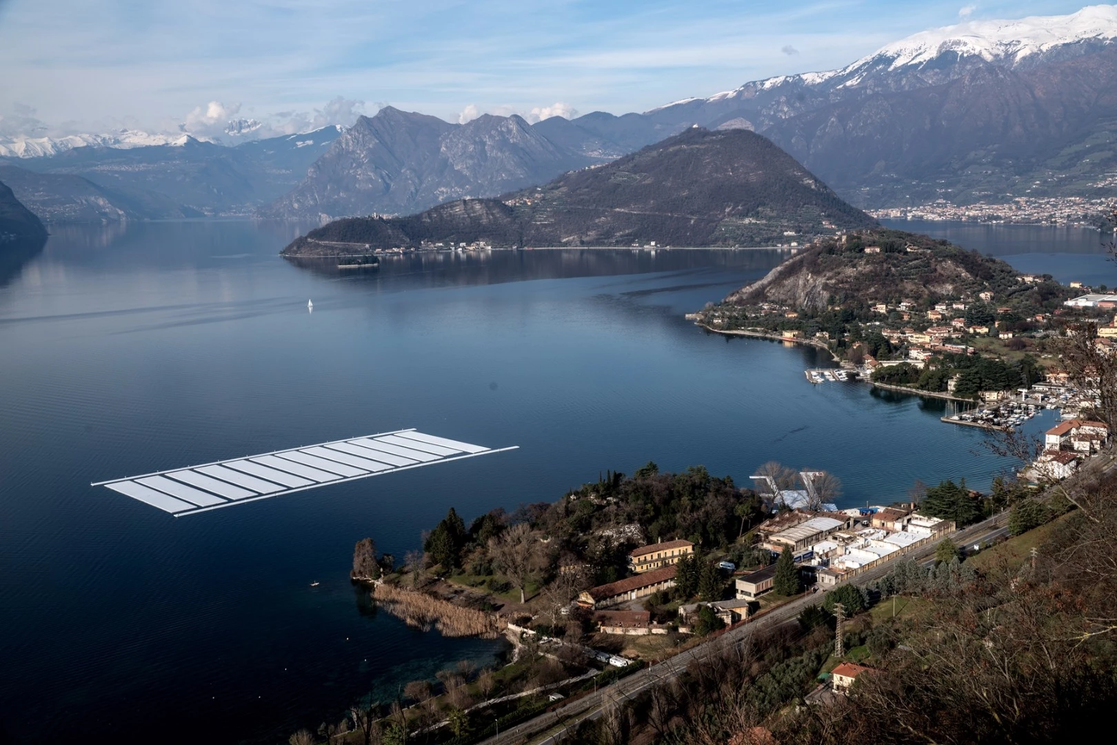 Lake Iseo lies about 100 km (62 mi) to the east of Milan and 200 km (124 mi) west of Venice