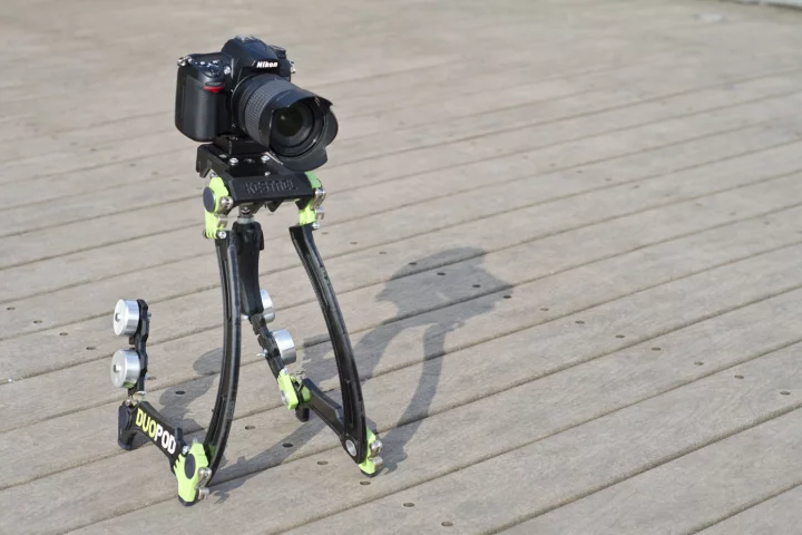 The Duopod project from designer Ben Millett functions as both a shoulder-mounted steadicam and a two-legged camera platform for those wanting to shoot high definition action videos on digital SLR cameras