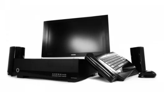 The Maingear Axess-HD Gamer for living room fragfests