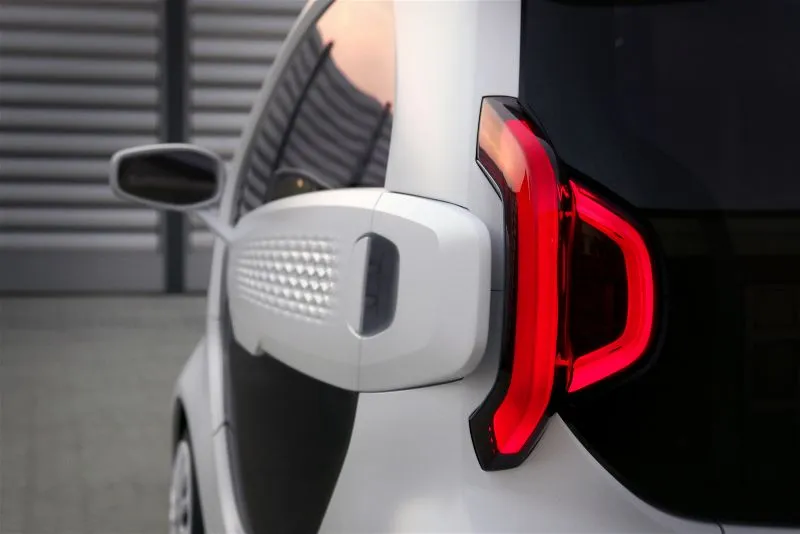 According to Polymaker, all visible parts of the LSEV except the chassis, seats and glass are 3D-printed