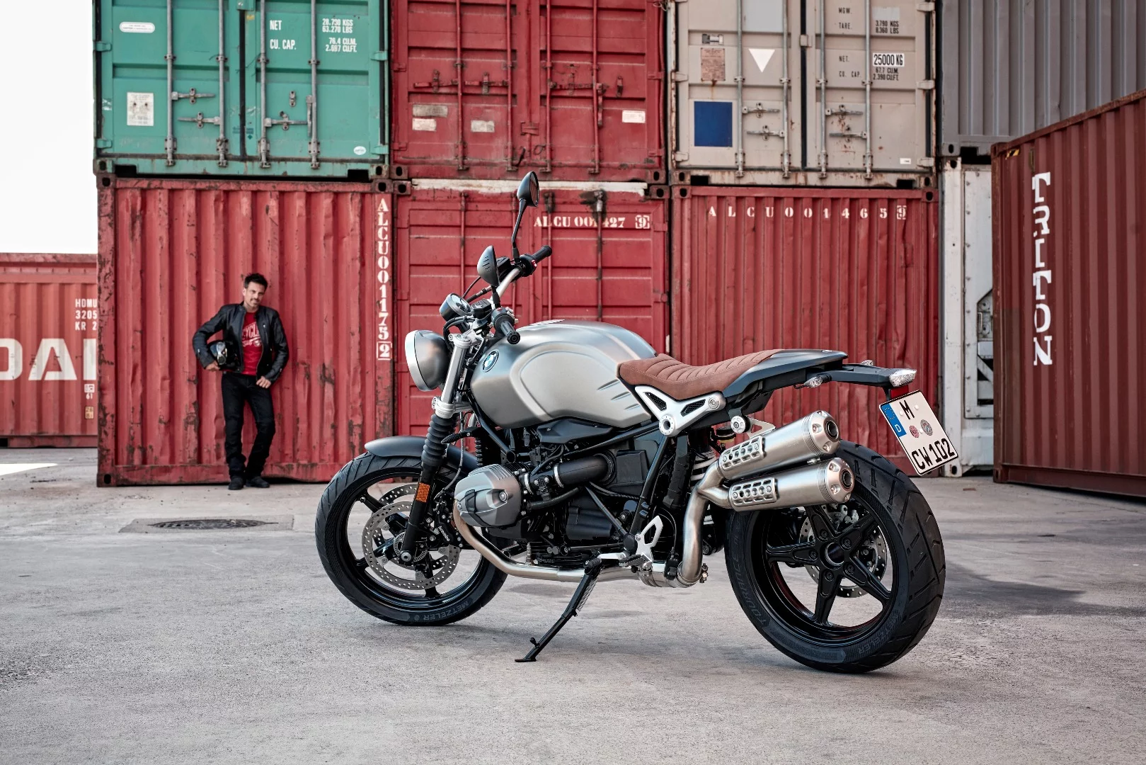The new R nine T Scrambler with 2-1 upswept exhaust