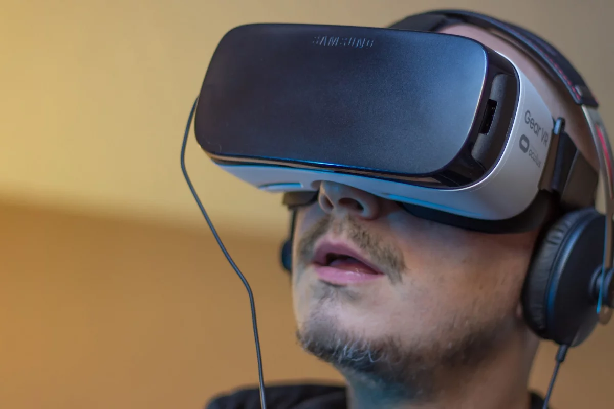 Gizmag has some tips to get you started with the Oculus-powered Samsung Gear VR