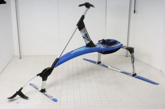 Constructed of aluminium and plastic, the hydrofoil weighs just 14 kilograms.