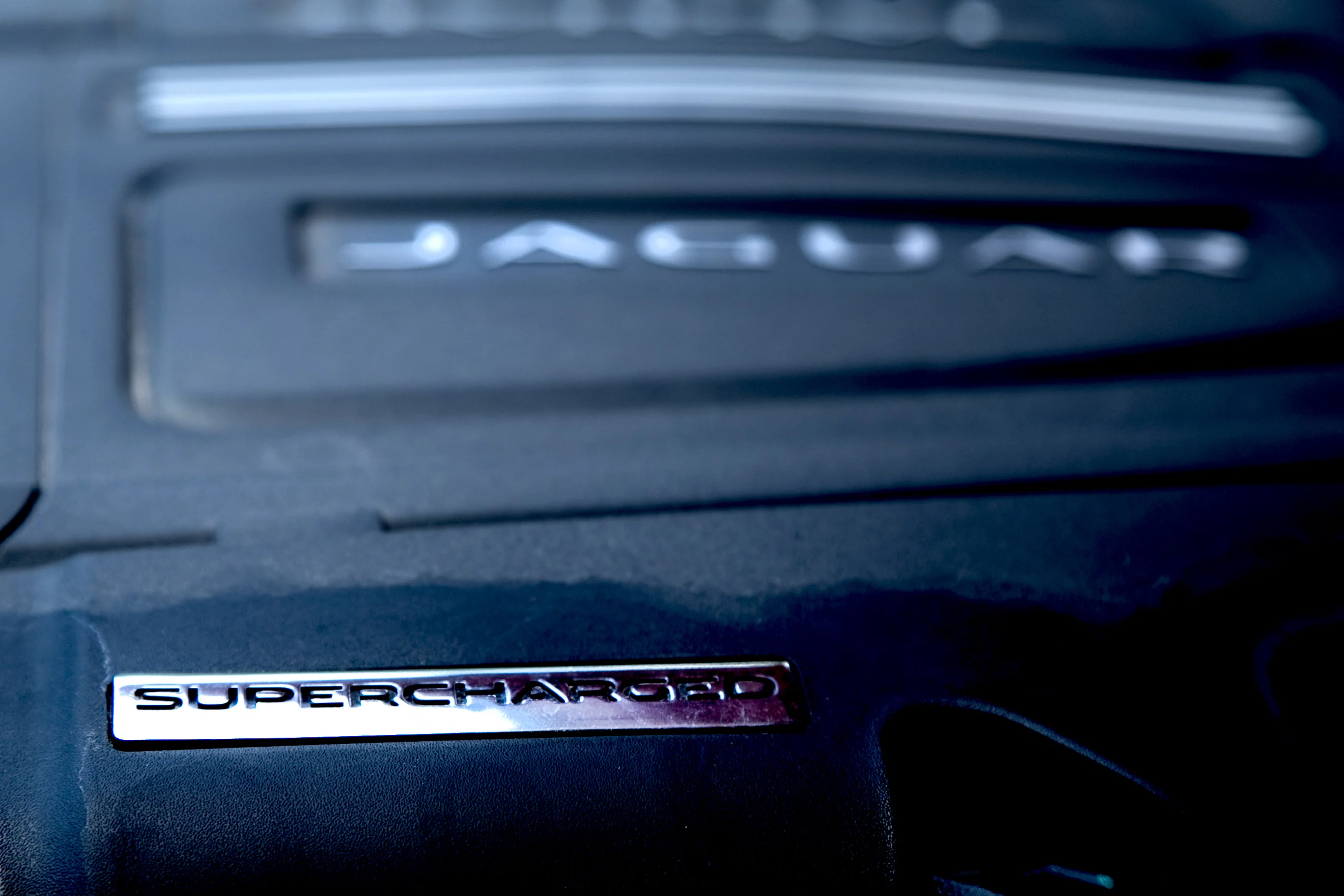 The V8's substantial supercharger enhances power along with direct injection, that in turn delivers a crumpet pulling 460 lb.ft of torque at just 2,500 rpm (Photo: Angus MacKenzie/Gizmag.com)
