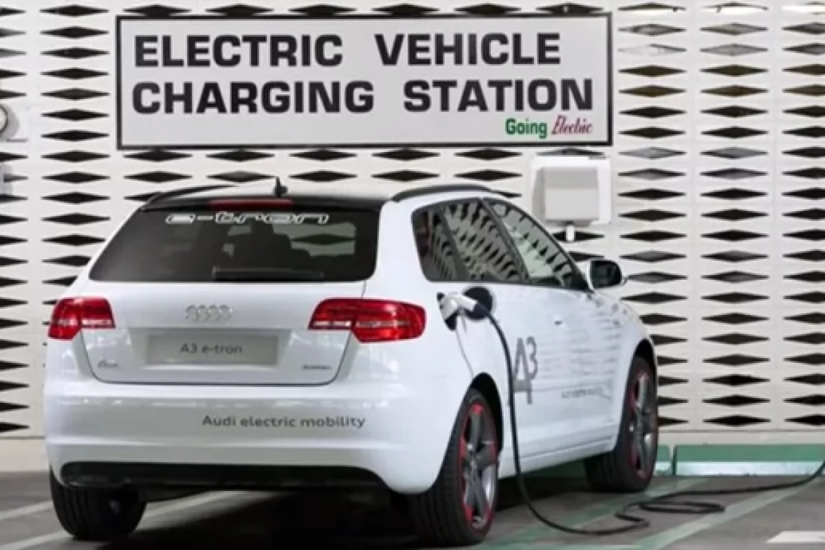 The battery-electric A3 is based on the gasoline-powered and clean diesel TDI Audi A3, that is currently sold to U.S.